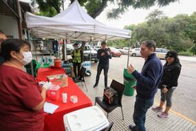 Photo of Esteban Echeverría: Gray supervisó el operativo de vacunación en Plaza Mitre