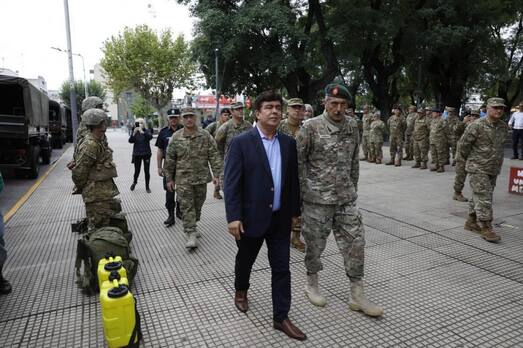 Photo of La Matanza: Espinoza puso en marcha la distribución de alimentos junto con el Ejército Argentino