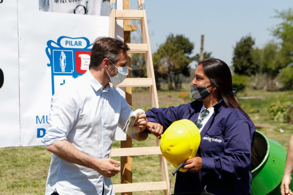 Photo of Pilar: Achával y Pérsico entregaron herramientas a cooperativistas en Derqui