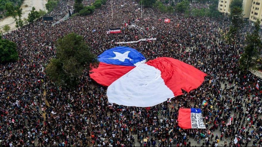 Photo of Por abrumadora mayoría popular, Chile decidió terminar con la Constitución de Pinochet