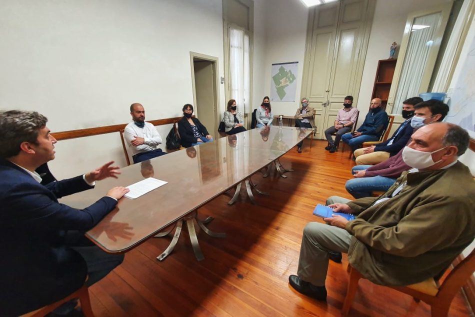 Photo of Luján: El intendente se reunió con la nueva Cámara de la Industria, el Comercio y los Servicios