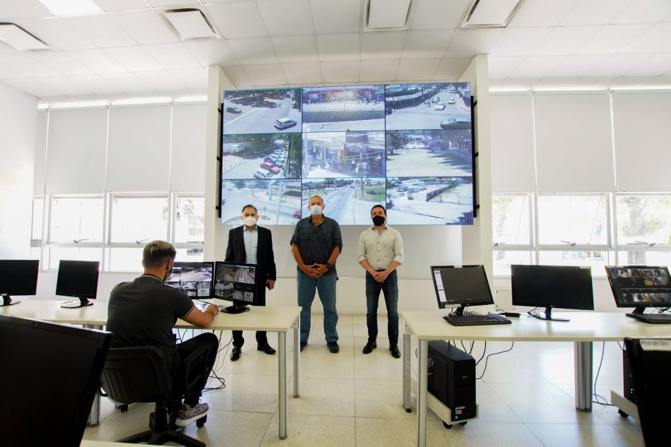 Photo of Florencio Varela: Watson y Berni recorrieron el Centro de Protección Ciudadana