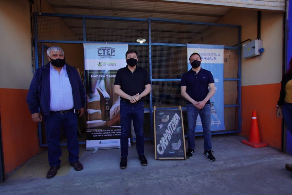 Photo of Florencio Varela: Andrés Watson y Daniel Arroyo junto a trabajadores de la Economía Popular