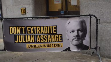 Photo of Tribunal británico rechaza extradición de Julian Assange a Estados Unidos 