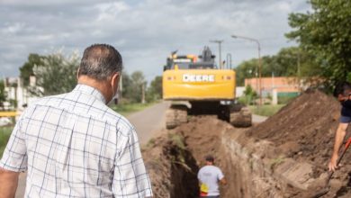 Photo of Las Flores: Comienza otra nueva obra. El intendente Gelené visitó el canal aliviador de la Av. 17 de Octubre