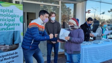 Photo of Gral Rodríguez: García  entregó 100 lentes a vecinos y vecinas y anunció cirugías oftalmológicas gratuitas en el Hospital Mundani