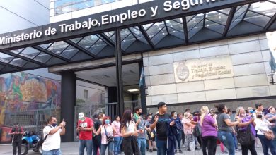 Photo of La lista Celeste de SUTECBA se movilizó al Ministerio de Trabajo