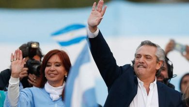 Photo of Cristina y Alberto felicitaron a Boric: “El pueblo siempre vuelve”