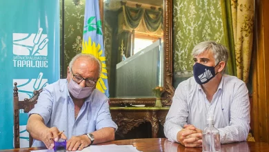 Photo of Tapalqué: Gustavo Cocconi firmó el contrato para la nueva pavimentación de calles