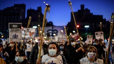 Photo of Con antorchas y fuego, enfermeros reclaman a Larreta “reconocimiento profesional”