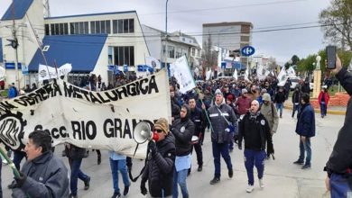 Photo of Los obreros «tenemos el legítimo derecho a seguir viviendo en Tierra del Fuego»