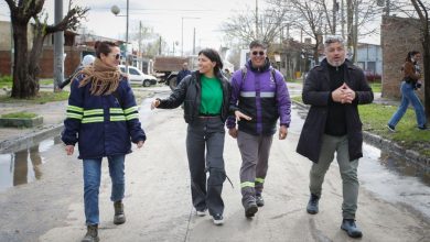 Photo of Mayra supervisó en el barrio El Tala uno de los distintos operativos de limpieza que se realizaron en la cuenda de los arroyos del oeste