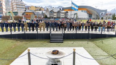Photo of Homenaje de la tripulación de la Fragata «Libertad» a veteranos de la guerra de Malvinas