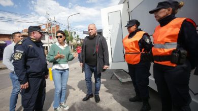 Photo of Mayra inauguró un nuevo destacamento policial en Quilmes Oeste y supervisó un megaoperativo de saturación