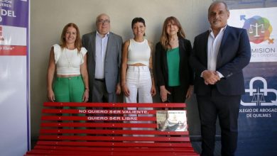 Photo of Mayra participó de la colocación de un «Banco Rojo» en el marco del día internacional de la eliminación de la violencia contra las mujeres