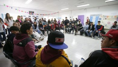 Photo of Mayra encabezó una reunión con jóvenes del programa «Envión» en el CIC «2 de abril” de Ezpeleta Oeste