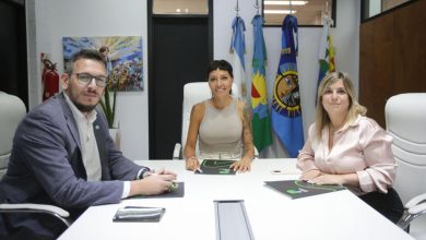 Photo of Mayra y  Cuattromo firmaron un acta acuerdo para financiar la construcción de la planta de hormigón municipal