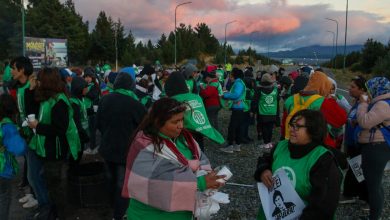 Photo of ATE ya bloquea el aeropuerto de Bariloche y los caminos al Llao Llao ante la visita de Milei