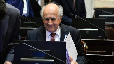 Photo of «El Ministro Chirillo no sabe manejar el tema del gas en el país» Oscar Parrilli, senador