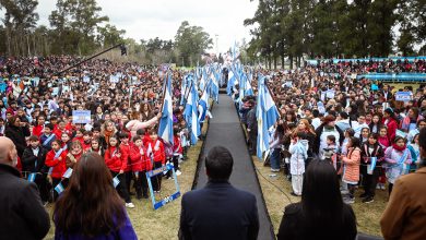 Photo of Los alumnos de 4to año de las escuelas primarias de Malvinas Argentinas, realizaron la Promesa de Lealtad a la Bandera
