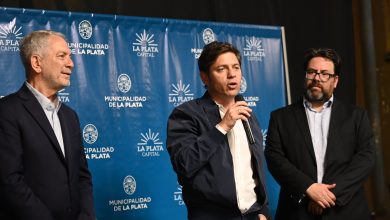 Photo of Kicillof participó de la firma del convenio de hermanamiento de La Plata y Montevideo