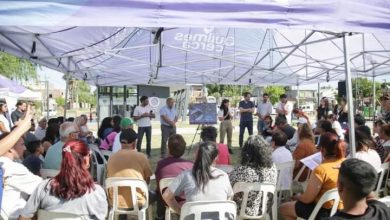 Photo of FUNCIONARIOS MUNICIPALES ANUNCIARON LAS OBRAS DE UN NUEVO POLIDEPORTIVO Y DE ASFALTOS EN EL BARRIO KOLYNOS DE QUILMES OESTE