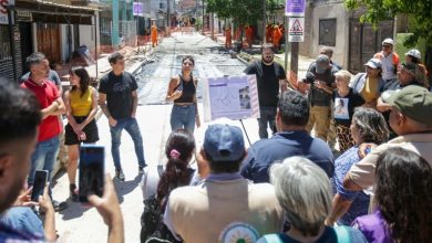 Photo of MAYRA RECORRIÓ LA OBRA DE PAVIMENTACIÓN E INSTALACIÓN DE LUCES LED EN EL INTERIOR DEL BARRIO ITATÍ