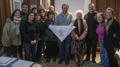 Photo of ACUERDO DEL MUNICIPIO Y ABUELAS DE PLAZA DE MAYO PARA TRABAJAR EN DEFENSA DE LOS DERECHOS HUMANOS