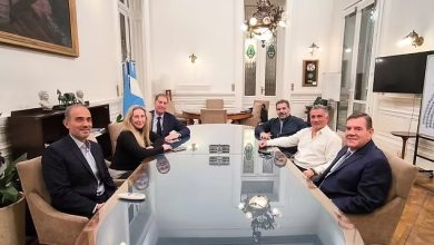 Photo of Abandonan el Frente oficialista con Santiago Caputo y una derrota cantada