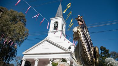 Photo of CASCALLARES Y PAULA EICHEL PARTICIPARON DE LA FIESTA PATRONAL DE LA PARROQUIA NUESTRA SEÑORA DEL TRÁNSITO, QUE LUCE RENOVADA