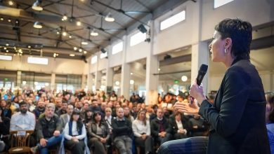 Photo of MAYRA Y CECI SOLER JUNTO A REFERENTES DE LA ACTIVIDAD PRODUCTIVA, EDUCATIVA Y SOCIAL POR EL DÍA DE LA INDUSTRIA