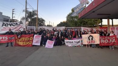 Photo of Acto en la puerta de la fábrica Georgalos