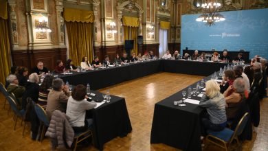 Photo of Kicillof se reunió con artistas y referentes de la cultura
