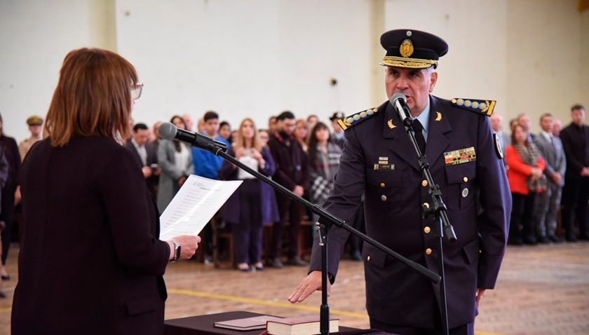 Fernando Martínez, el día de su asunción como director del Servicio Penitenciario Federal ante Patricia Bullrich, en marzo de 2024
