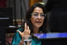 Photo of Jujuy: El PJ suspendió a Carolina Mosiés por su voto a favor de Milei en el Congreso