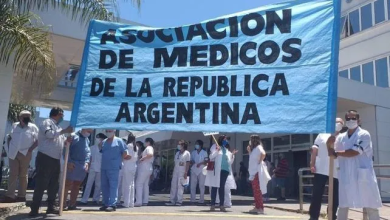 Photo of Médicos bonaerenses exigen reapertura urgente de la paritaria de salud
