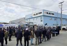 Photo of TRABAJADORES TOMARON LA FÁBRICA AIRES DEL SUR