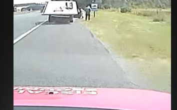 Photo of Peligro en Ruta 2: Transporte detuvo a conductor por circular con carga sobresaliente y poner en riesgo la seguridad vial