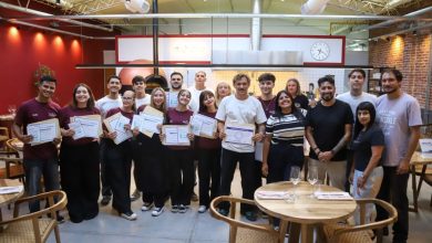Photo of EL MUNICIPIO ENTREGÓ CERTIFICADOS DE HABILITACIÓN A UNA PROVEEDURÍA NATURAL Y UNA PIZZERÍA DEL CENTRO DE QUILMES