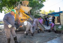 Photo of EL MUNICIPIO CONTINÚA CON LOS TRABAJOS DE BACHEO EN HORMIGÓN EN QUILMES OESTE