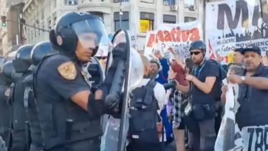 Photo of VIDEO: La POLICÍA REPRIMIÓ a TRABAJADORES DESPEDIDOS en la 9 de JULIO