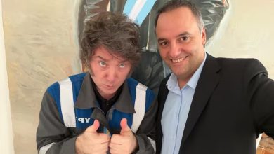 Photo of ENCUESTA: el 53,7% tiene MALA IMAGEN de MILEI y el 73,6% pide la RENUNCIA de ADORNI