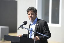 Photo of Kicillof entregó 101 viviendas a familias de Bahía Blanca