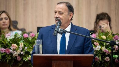 Photo of La Rioja: Quintela frente a la Legislatura muy lejos de Milei y la violencia