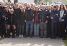 Photo of BRUTAL REPRESIÓN A TRABAJADORES DEL INTI Y A EMPRESARIOS DE SAN MARTIN QUE COLGABAN UNA BANDERA CONTRA EL CIERRE 25.000 PYMES