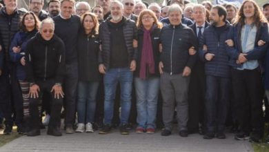 Photo of BRUTAL REPRESIÓN A TRABAJADORES DEL INTI Y A EMPRESARIOS DE SAN MARTIN QUE COLGABAN UNA BANDERA CONTRA EL CIERRE 25.000 PYMES