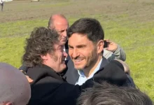 Photo of El gobernador le vota todas las leyes a Milei y ahora le cortaron el Plan Remediar