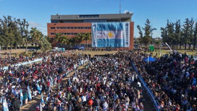 Photo of Leo Nardini acompañó a más de 4.500 estudiantes en la Promesa de Lealtad a la Bandera