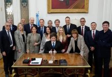 Photo of Más de mil funcionarios libertarios cobrarán sueldos superiores a los $8 millones