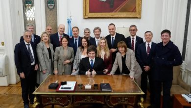 Photo of Más de mil funcionarios libertarios cobrarán sueldos superiores a los $8 millones